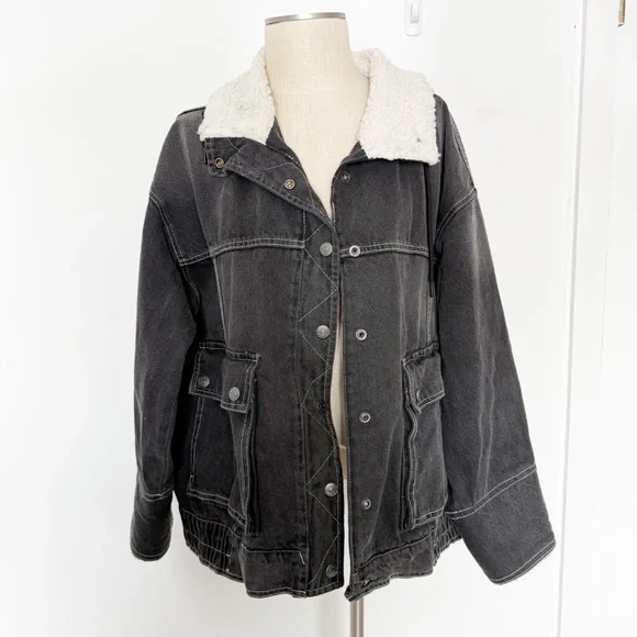 Free People We The Free Ariel Cozy Denim Bomber‎ Jacket Faded Black Sherpa Large - Picture 2 of 10